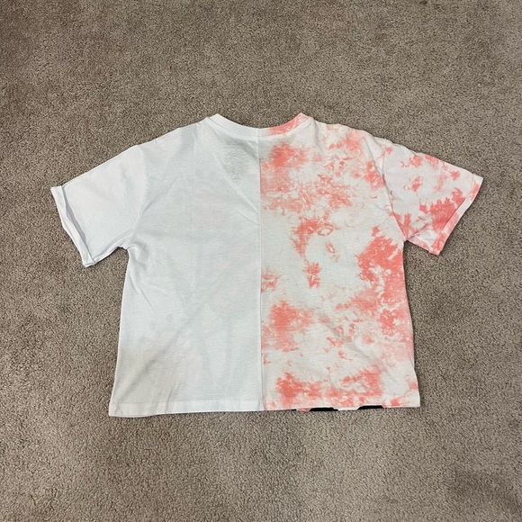 Peanuts Split Design Graphic Tee - Picture 6 of 6